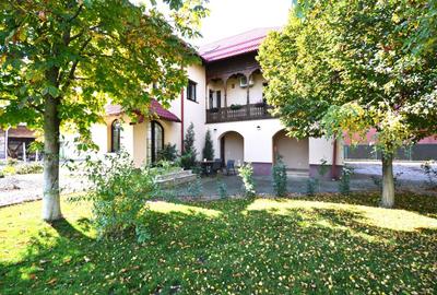 Casă cu 12 camere în Odăi