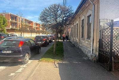 Apartament cu 3 camere decomandat în Orașul Vechi