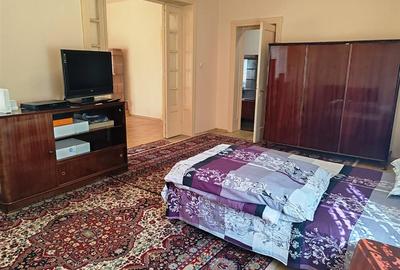 Apartament cu 4 camere semidecomandat în Ultracentral