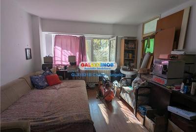 Bdul Lacul Tei, garsoniera 40 mp, decomandat, parter, an 1985 - 1