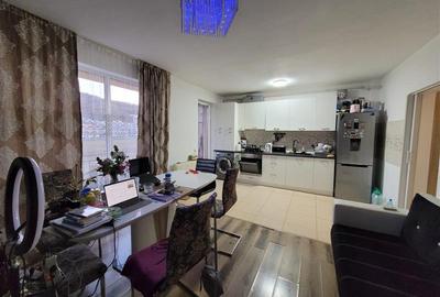 Apartament cu 2 camere semidecomandat în Florești