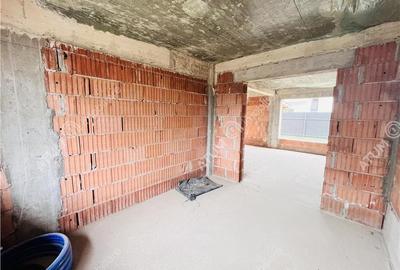 Casa cu 4 camere 2 bai si teren de 230 mp Selimbar - 14