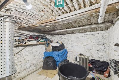 Două case, curte mare, lângă Castelul Corvinilor - 36