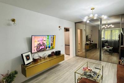 Apartament cu 2 camere semidecomandat, mobilat în Sud