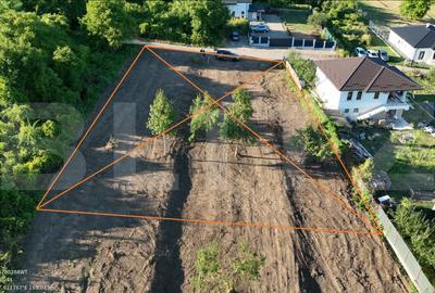 Teren Construcții intravilan de 1200 mp, în Bucium