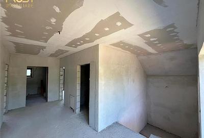 Casa semifinisata V. Ghinzii teren 18 arii - 10