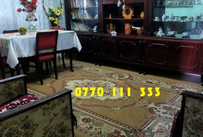 Apartament cu 3 camere decomandat în Obor