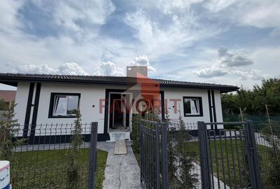 Duplex cu 3 camere în Sânmihaiu Român