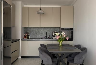 Apartament cu 2 camere semidecomandat, mobilat în Între Lacuri
