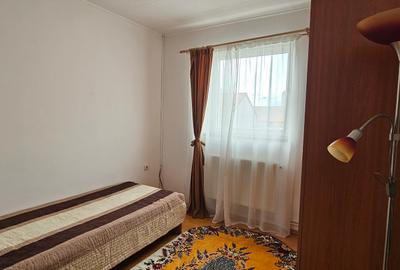 Inchiriez apartament de 3 camere ,situat in cartierul Hipodrom 4- Aleea Streiu - 8