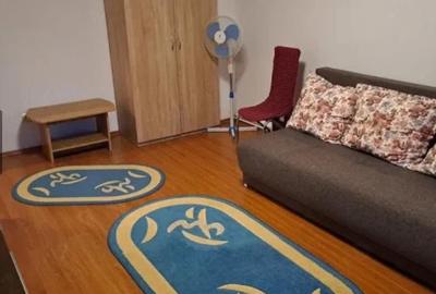 Apartament cu 3 camere decomandat în Faleza Nord