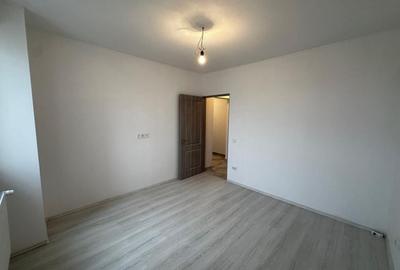 Apartament cu 3 camere decomandat în Drumul Taberei