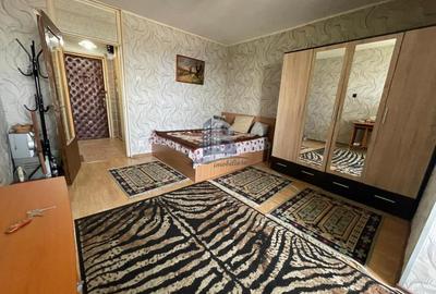 Garsoniera Titan/ Metrou Costin Georgian/ Etaj Superior - 1