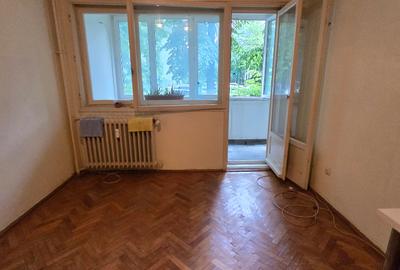 APARTAMENT DE VÂNZARE CU DOUĂ CAMERE IN ZONA PAJURA SEC.1 - 3