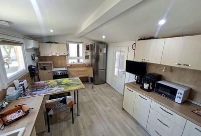 Apartament cu 3 camere semidecomandat, mobilat în Central