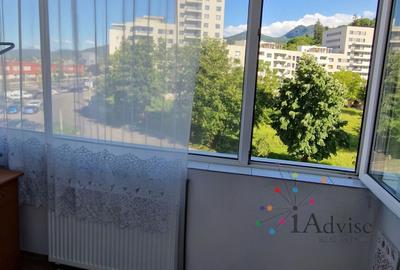 Apartament cu 3 camere decomandat în Noua