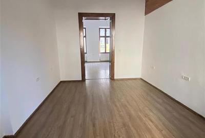 Inchiriez Spatiu  Comercial cu intrare din Bulevard - 8
