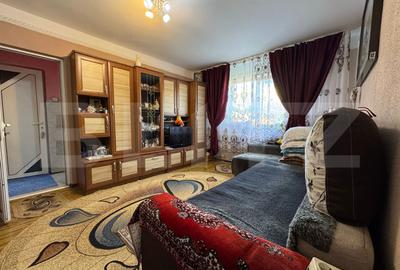 Apartament cu 2 camere semidecomandat, mobilat în Florilor