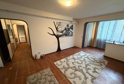 Apartament cu 3 camere semidecomandat în Titan