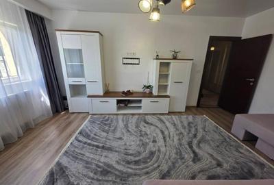 Apartament cu 3 camere decomandat, mobilat în Girocului