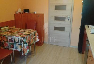 Apartament 3 camere în zona STRAZII BUCURESTI - 12