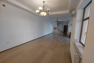 Tomis II, imobil 7camere, ideal sediu firmă / activități de birouri - 12