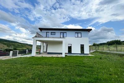 Duplex construit la standarde înalte de calitate la intrare in Corusu - 4