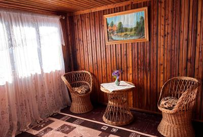 Casa gospodarului, bine întreținută, cu teren generos – Comarnic - 4