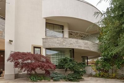 Casă cu 7 camere în Central