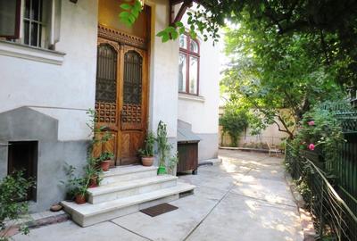 Oferta Chirie 5 camere si curte superb vila consolidata Ultracentral Bucuresti - 1