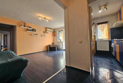 Zona Stefan cel Mare, 3 Camere mobilate, utilate - 1