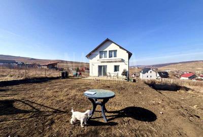 Casa 3 camere de vanzare in Campenesti - 1