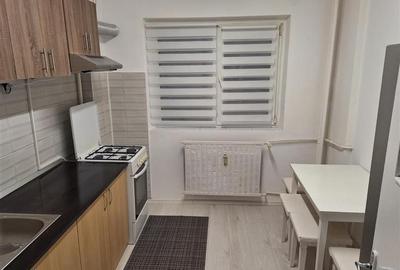 Apartament cu 2 camere semidecomandat, mobilat în Berceni
