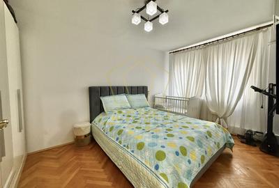Apartament cu 3 camere semidecomandat, mobilat în Girocului