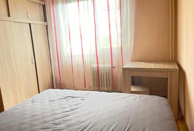 Inchiriez apartament 3 camere, decomandat, ultracentral, etaj 3/10, Bd. Magheru - 3