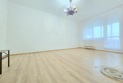 Apartament cu 2 camere decomandat în Titan