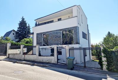 Apartament la vila, cu panorama deosebita - 4