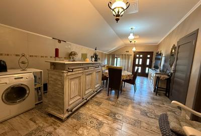 Spațiu comercial+locuință la mansardă,3 dormitoare, living,5 băi, teren 715 mp - 16