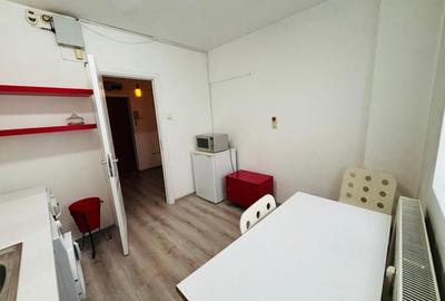 Mosilor / Eminescu / renovat / bl 1982 / - 1