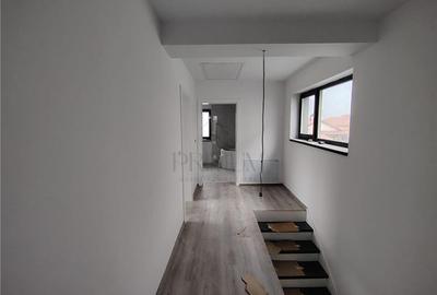 Duplex modern separat prin baie - zona linistita - pompa caldura - 2 fronturi st - 12