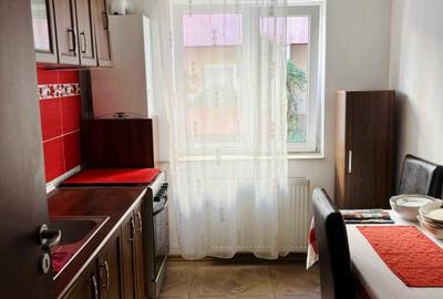 Apartament in zona Stejarului  , 44 mp utili plus balcon , parter inalt. - 5