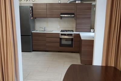 Vanzare proprietate cu doua case si intrari separate curte Giulesti - 7