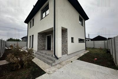 Casă cu 4 camere în Berceni