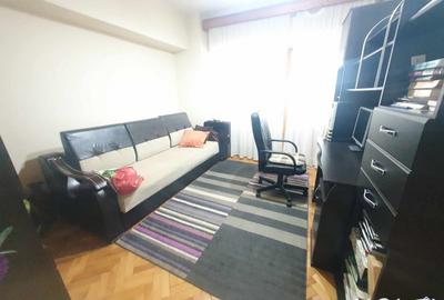 Apartament 3 camere, situat in Targu Jiu, str Victoriei (Ultracentral) - 3