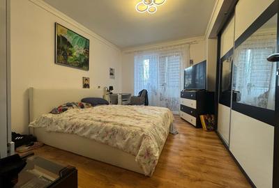 Apartament 3 camere, 70 mp cu 2parcari, et3, Str Florilor - Floresti - 13