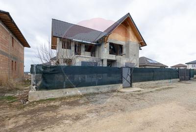 Casă P+1 la roșu + anexă mobilată - 33