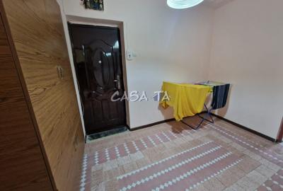 Apartament 3 camere, situat in Targu Jiu, Str. G-Ral Christian Tell - 11