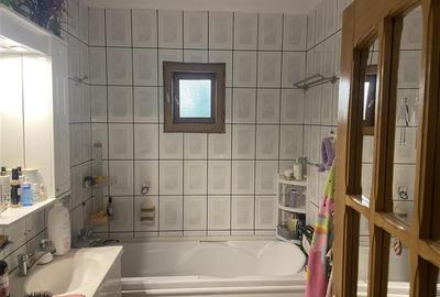 Apartament 3 camere , zona ultracentrala - Primaria Focsani , 83 mp , imbunatati - 16