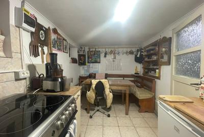 Casa de vanzare  curte propie cu garaj si loc parcare in fata casei - 8