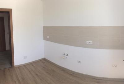 Direct proprietar.Apartament decomandat cu doua balcoane.Model deosebit - 5